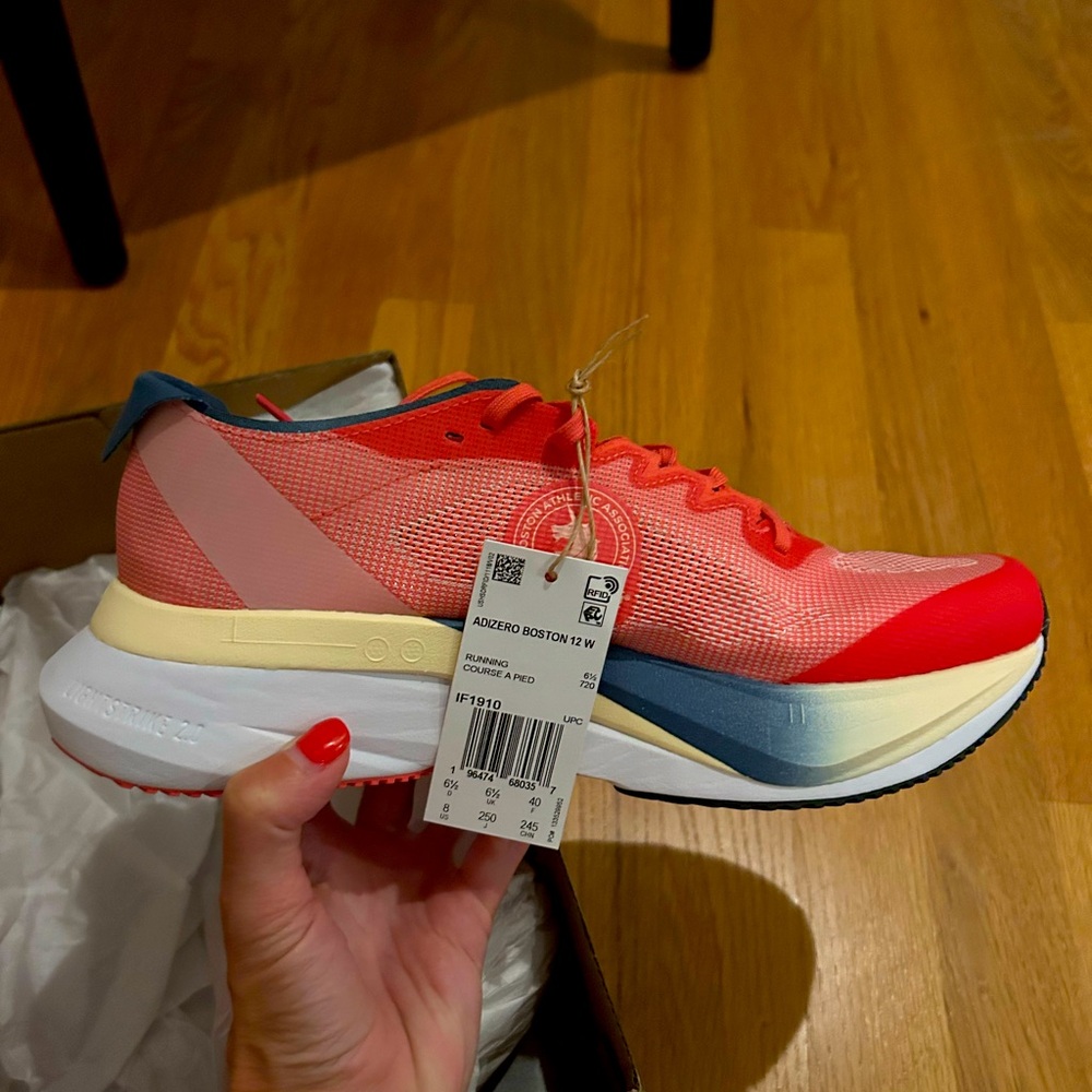 2024 Boston marathon adidas size 8